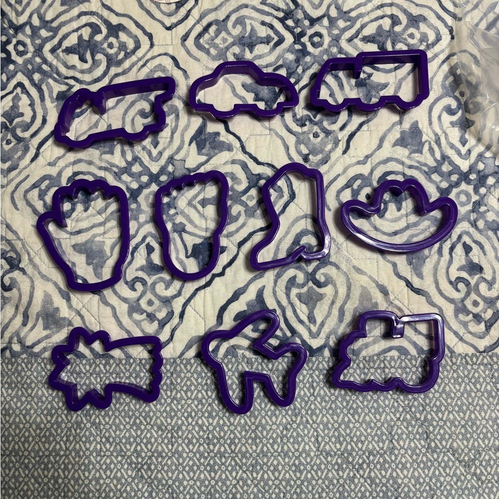 Wilton Colorful Cookie Cutters Set - Picture 8 of 10